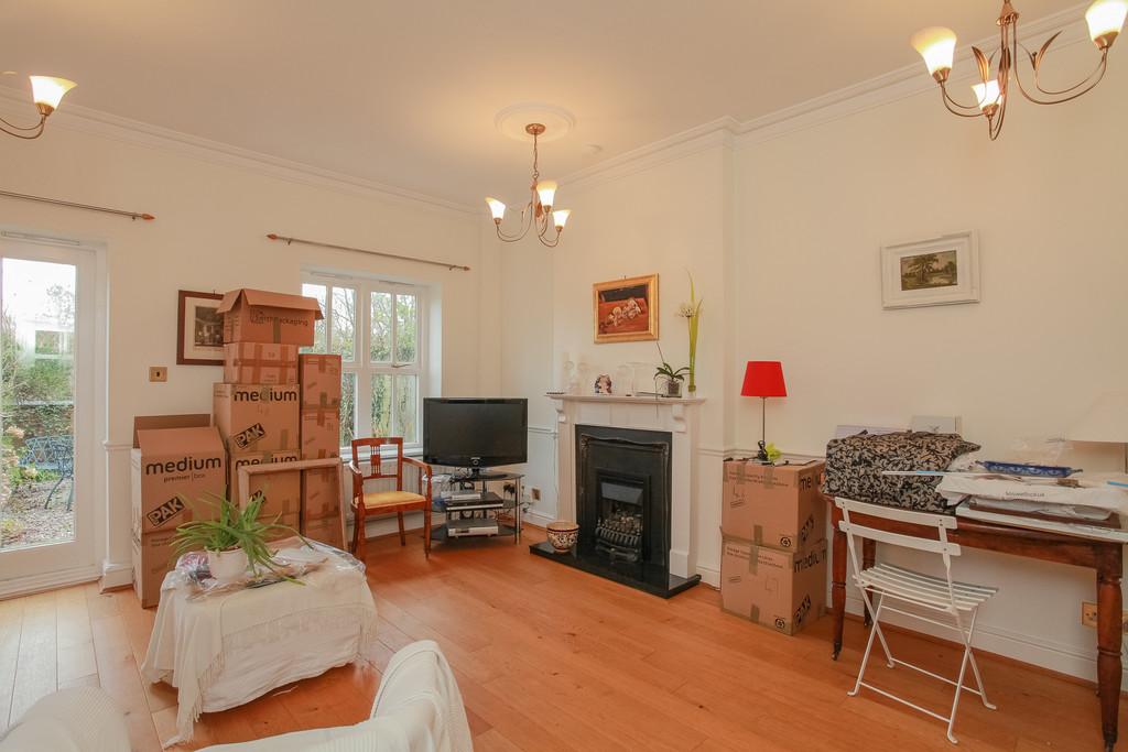 Plater Drive, Oxford 4 bed townhouse £2,400 pcm (£554 pw)