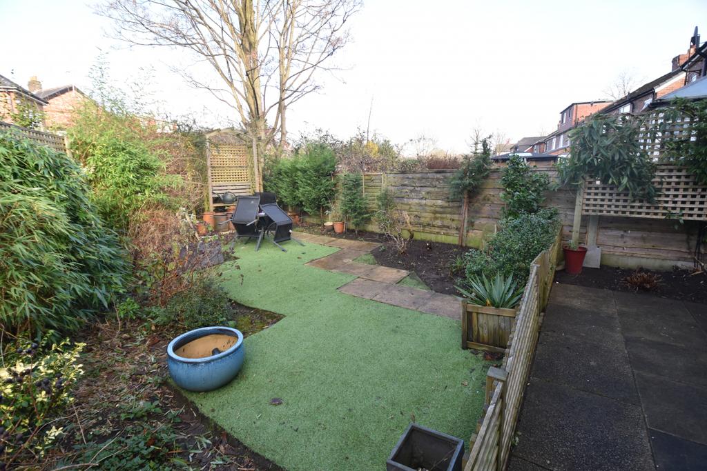 Westgate, Urmston, M41 3 bed detached house £450,000