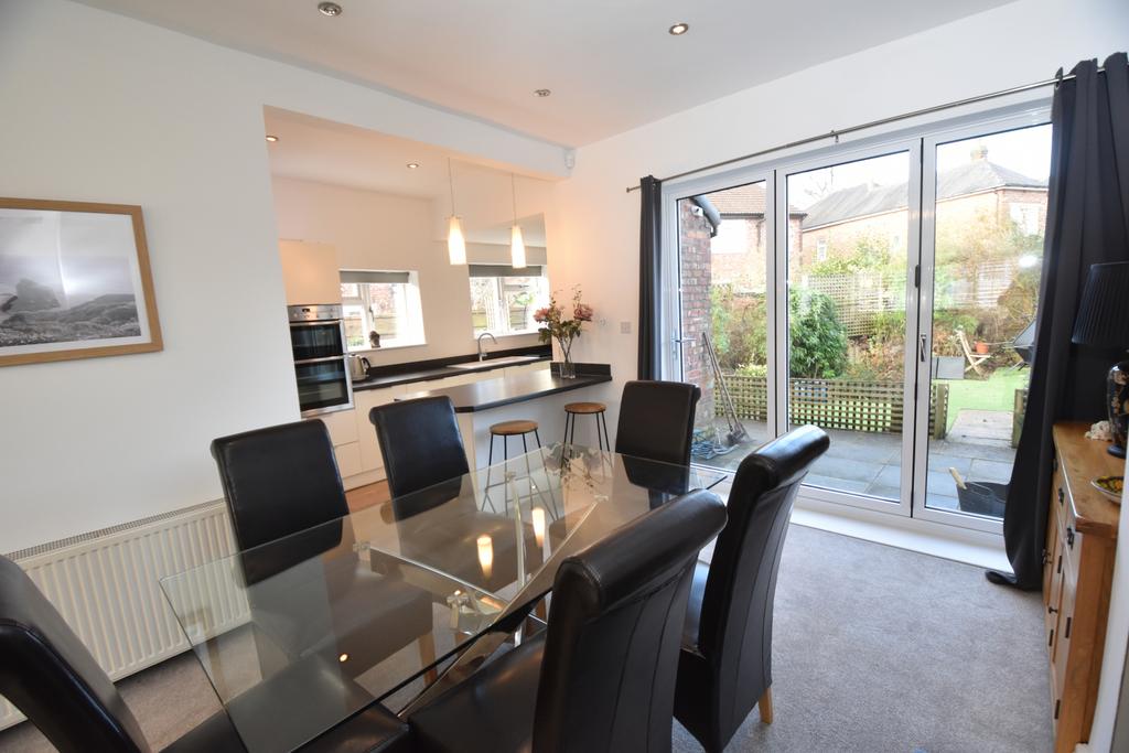 Westgate, Urmston, M41 3 bed detached house £450,000