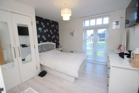 1 bedroom flat for sale - Lornes Close, Southend-On-Sea