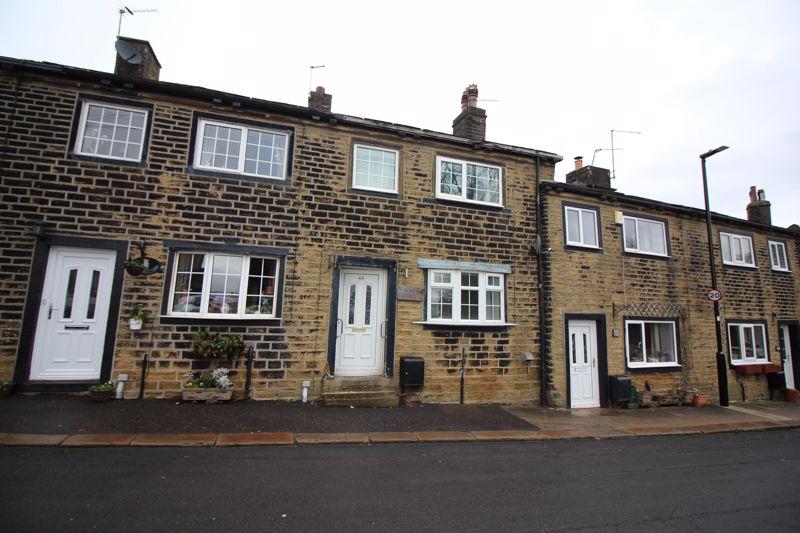 Warley Town Lane, Warley, Halifax 2 bed cottage £650 pcm (£150 pw)
