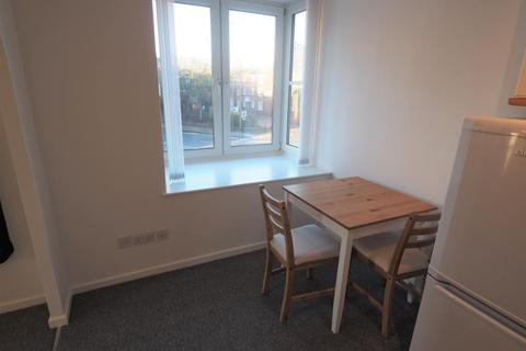 2 bedroom apartment to rent - Phoenix House, High Street, Old Town, Hull, East Yorkshire, HU1 1NR