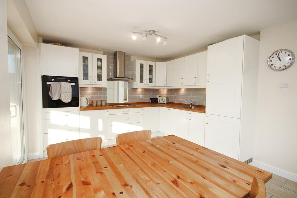 Kintore Drive, Great Sankey, WARRINGTON, WA5 3 bed semidetached house