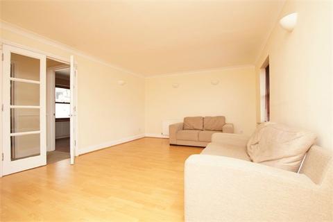 2 bedroom detached house to rent - Whitefriars Crescent, Westcliff on Sea, SS0