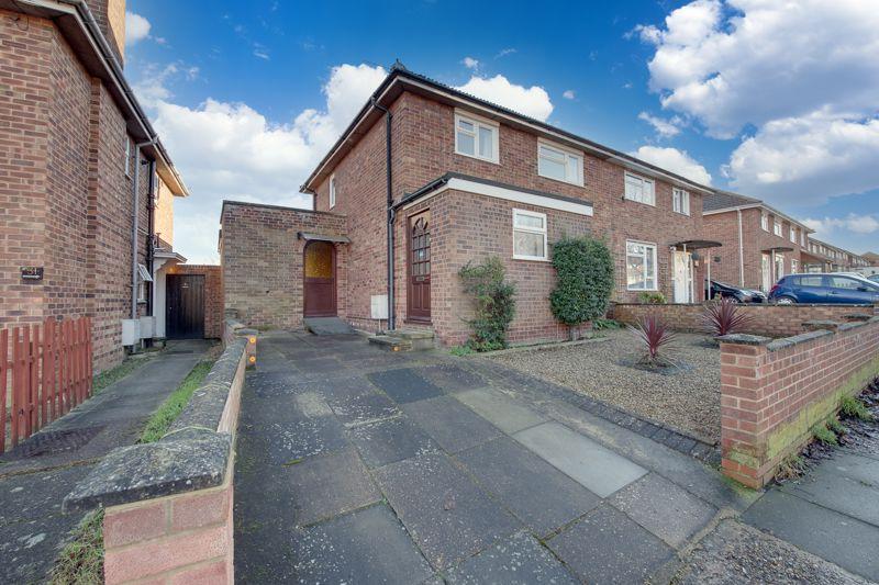 Severn Road, Bury St. Edmunds 3 bed semidetached house £230,000