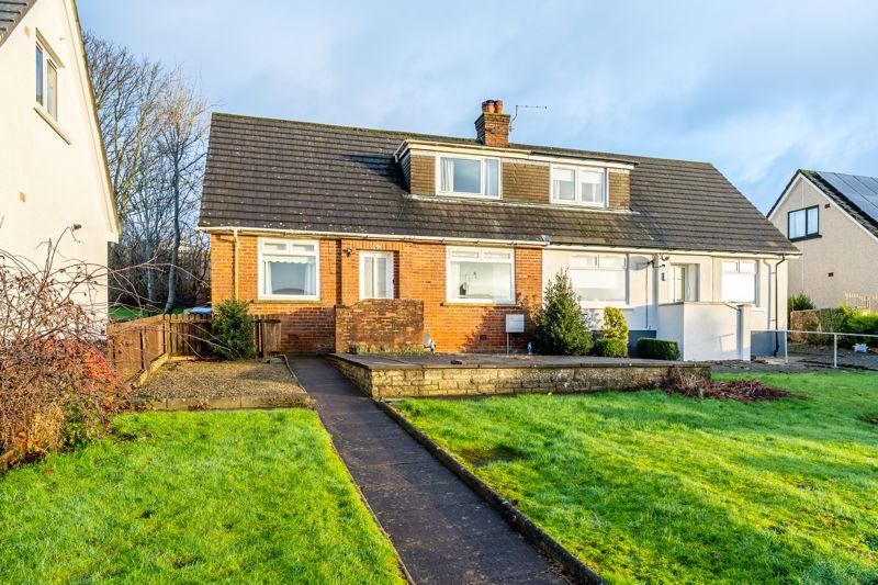 38 Irvine Road, Kilmaurs, Kilmarnock... 3 bed semidetached villa £