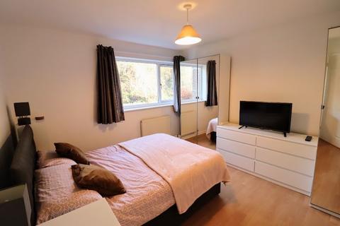 3 bedroom semi-detached house for sale - Frensham Drive, Bletchley, Milton Keynes