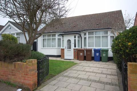 17 Boscombe Avenue, Grays, RM17 6AF