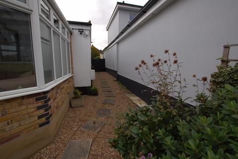 17 Boscombe Avenue, Grays, RM17 6AF