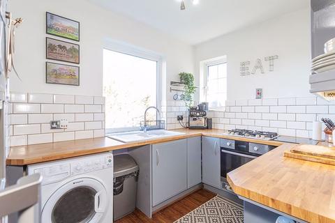 16 Ditton Lawn, Thames Ditton, KT7 0EN