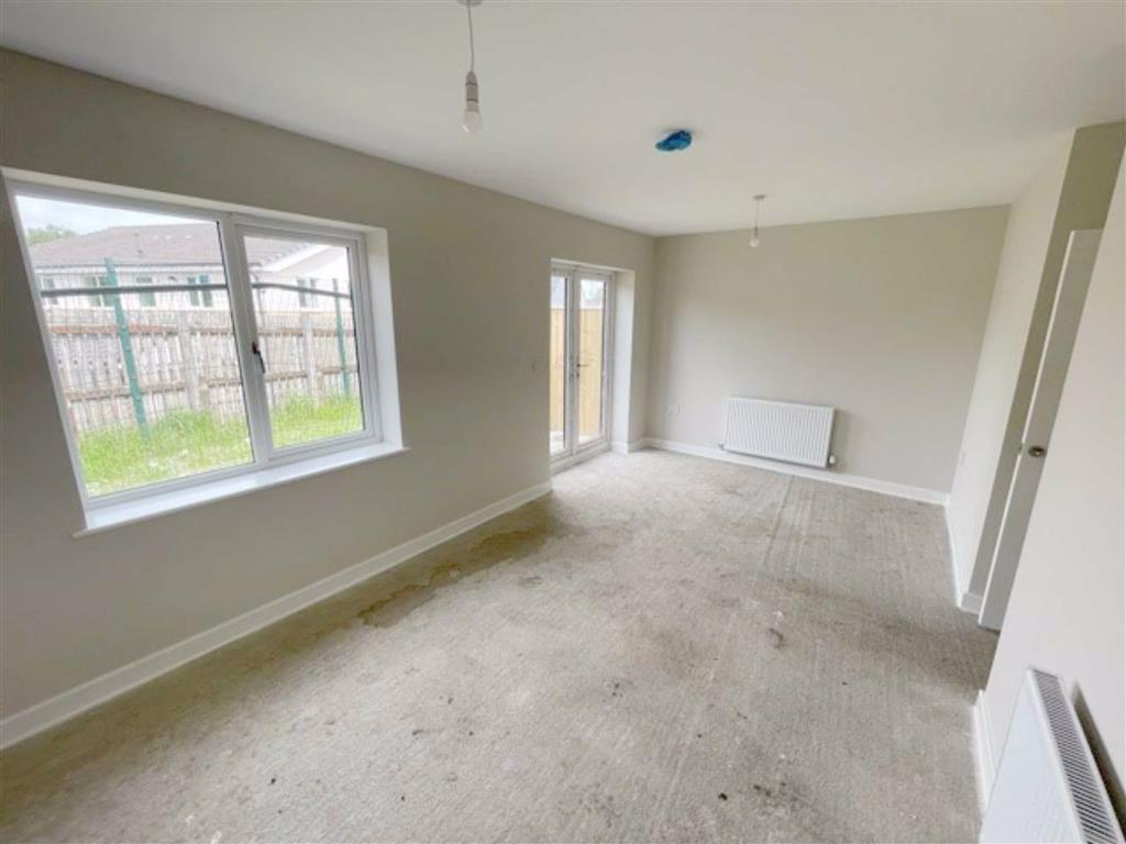 Clement Street, Accrington 2 bed semidetached bungalow £525 pcm (£