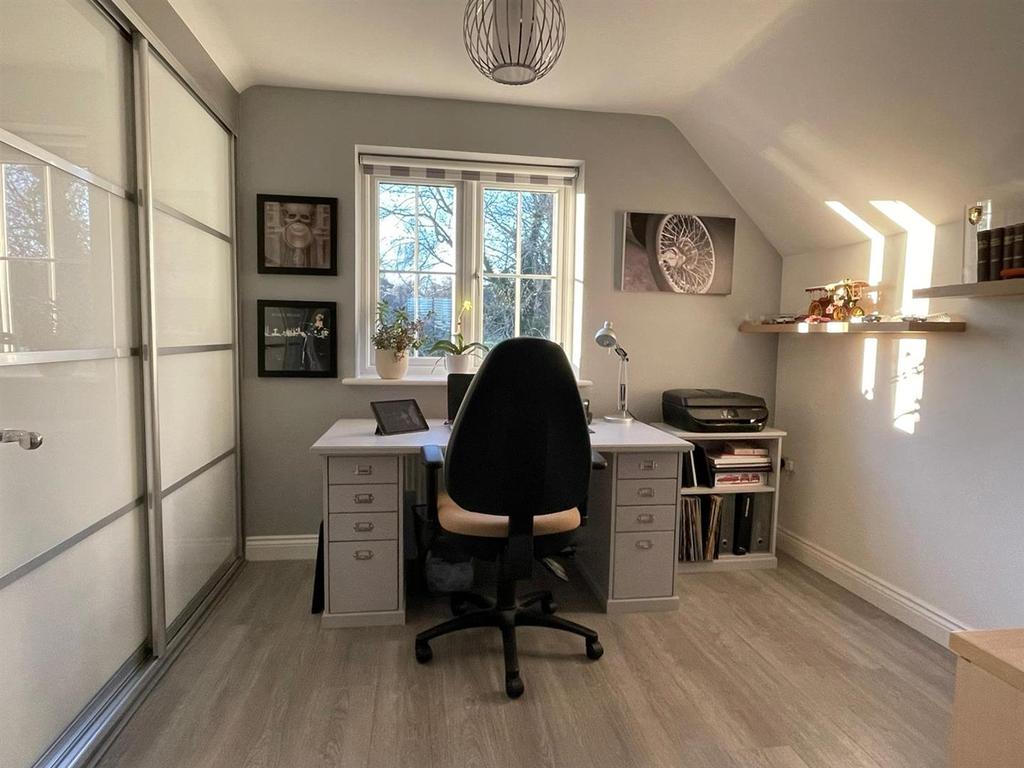 Bedroom 4.jpg