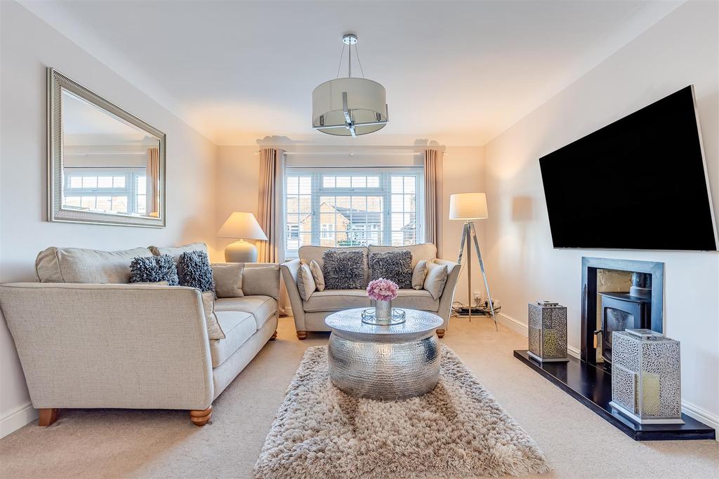 Banstead 4 bed detached house £950,000