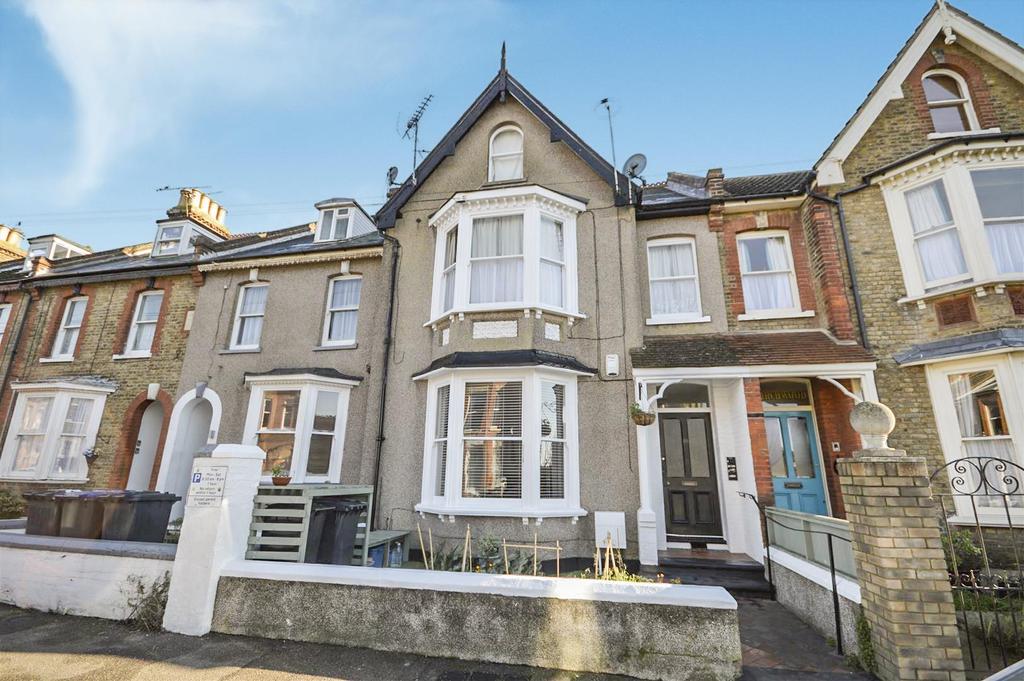 South Road, Herne Bay 2 bed flat £235,000