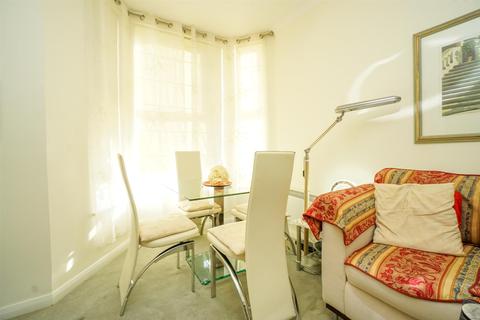 1 bedroom flat for sale - Priory Road, Hastings