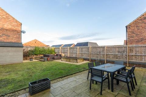 3 bedroom semi-detached house for sale - Pentagon Way, Wetherby