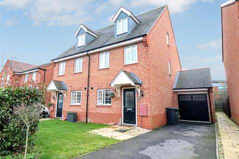3 Brackley Crescent, Warwick, CV34 6XT