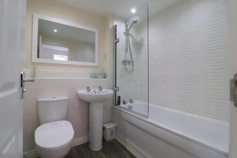 3 Brackley Crescent, Warwick, CV34 6XT