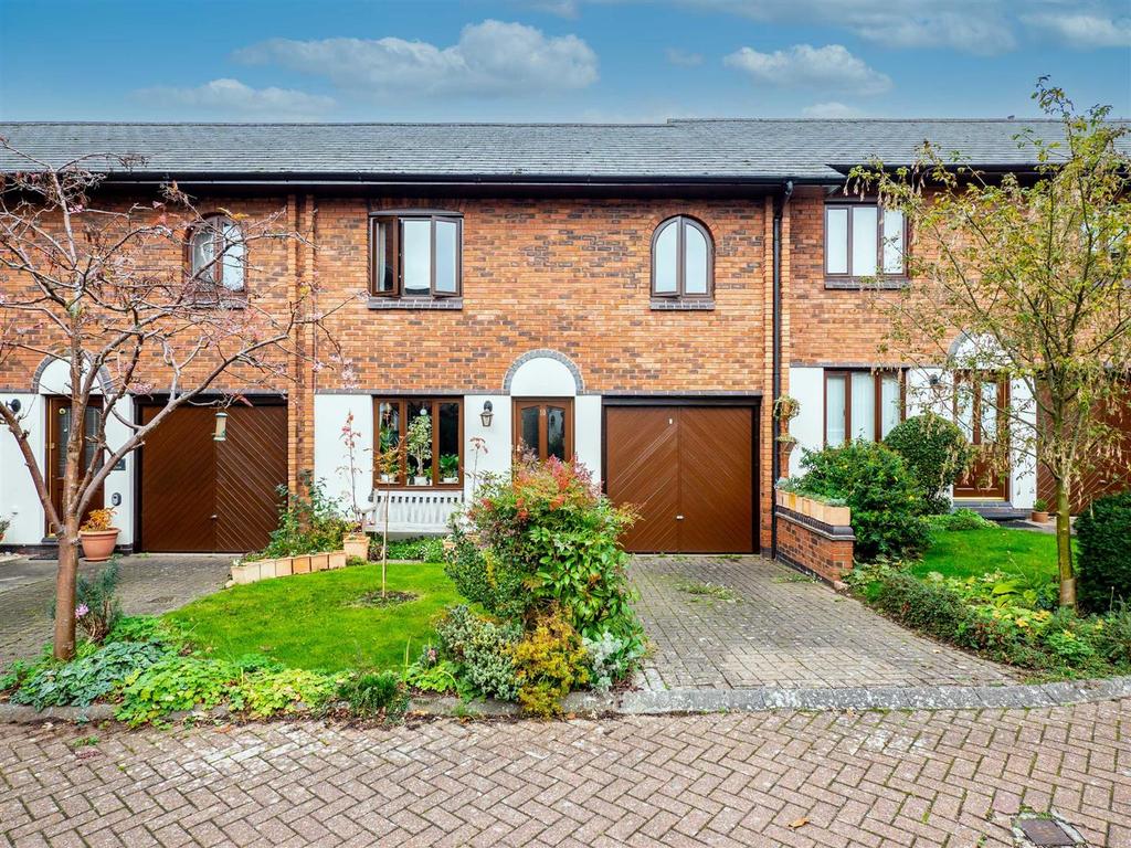 Bell Court, The Maltings, Leamington Spa 3 bed mews £430,000