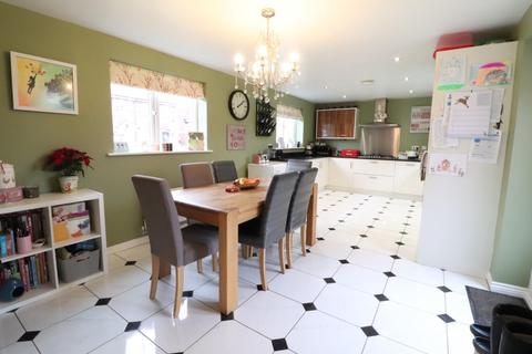 47 Brackley Crescent, Warwick, CV34 6XT