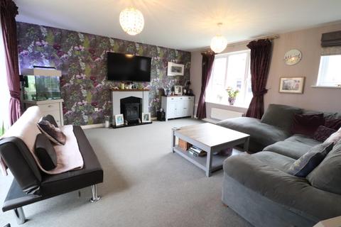 47 Brackley Crescent, Warwick, CV34 6XT