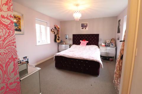47 Brackley Crescent, Warwick, CV34 6XT