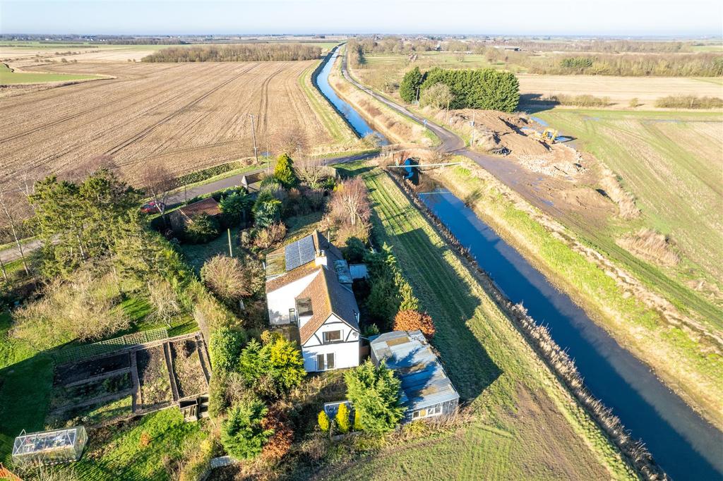 Leagate Road, Antons Gowt, Boston 3 bed detached house £269,950