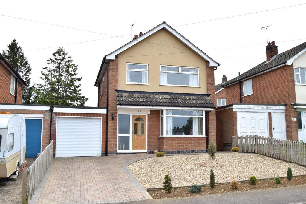 Lonsdale Way, Oakham 3 bed link detached house £300,000