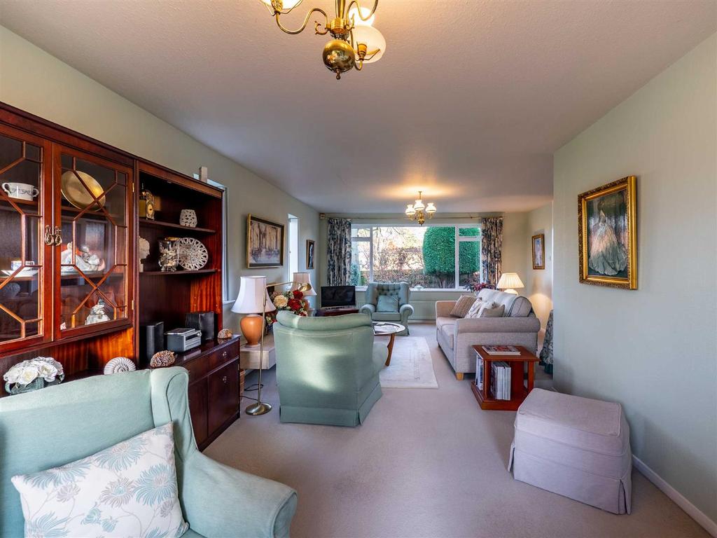 Guys Cliffe Avenue, Leamington Spa 4 bed detached house £650,000