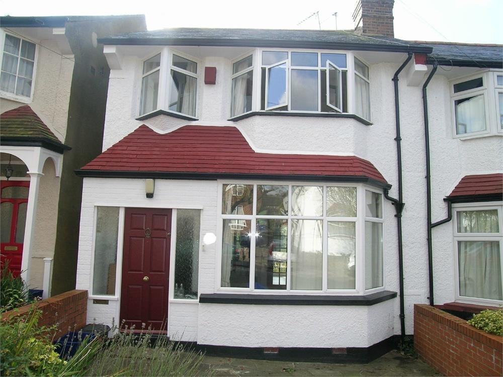 Shakespeare Road, Mill Hill, NW7 3 bed semidetached house £2,200 pcm