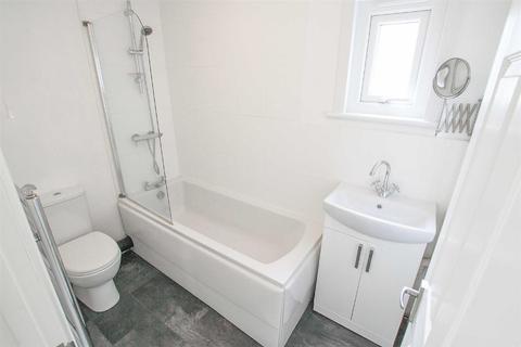 14a Broadway, Leigh-on-sea, SS9 1AW