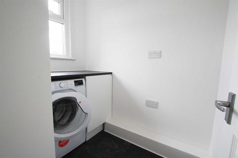 14a Broadway, Leigh-on-sea, SS9 1AW