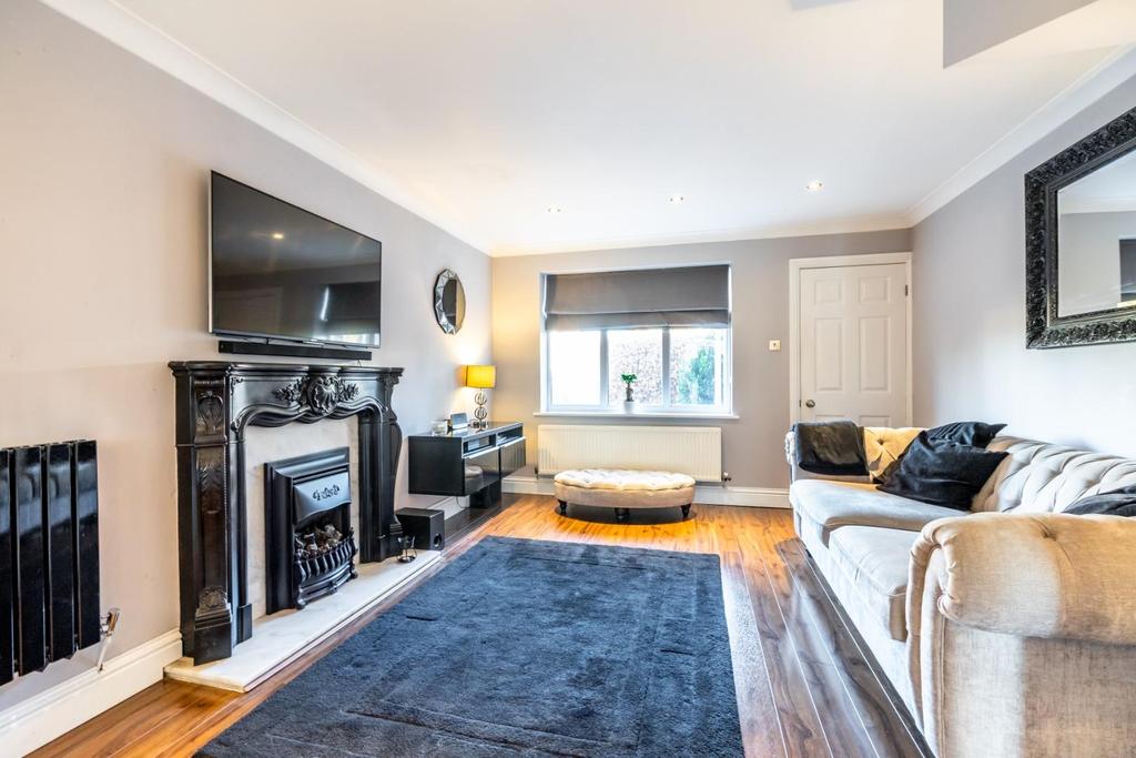 Kendal Gardens, Tockwith, York 2 bed semidetached house £260,000
