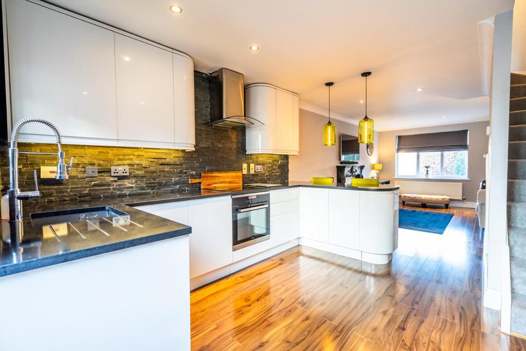 Kendal Gardens, Tockwith, York 2 bed semidetached house £260,000