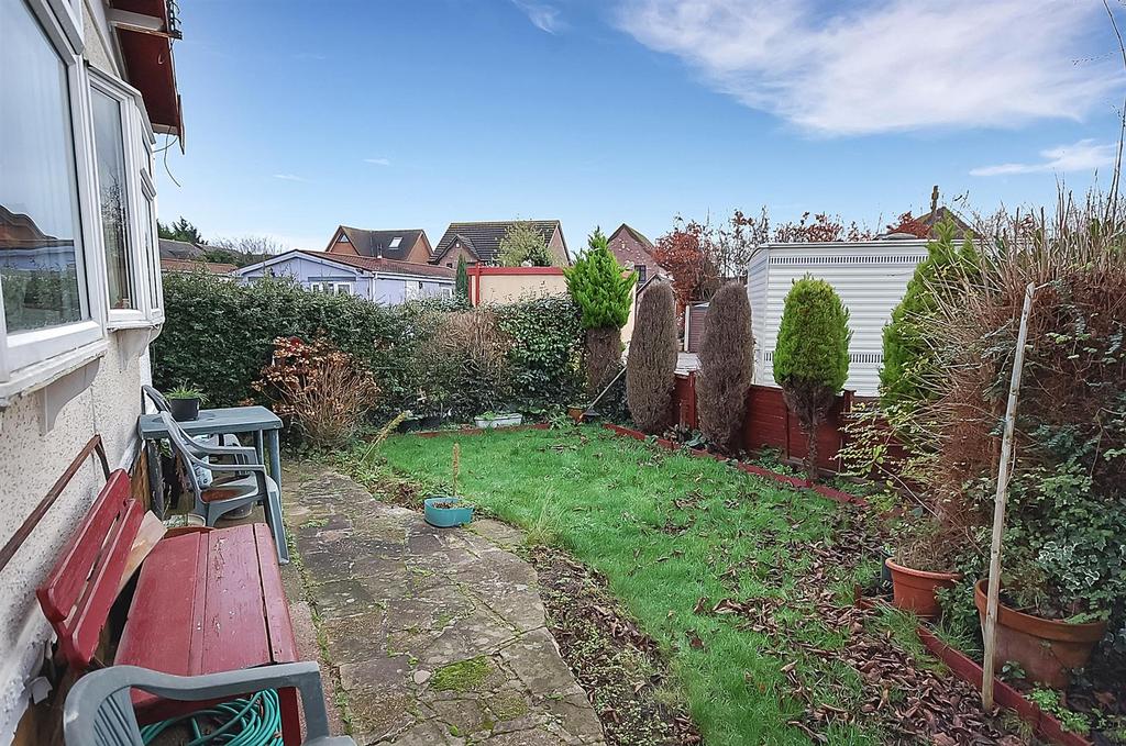 Bassingfield Lane, Gamston, Nottingham 3 bed park home £50,000