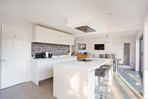 1 Moorend Glade, Charlton Kings, Cheltenham, GL53 9AT
