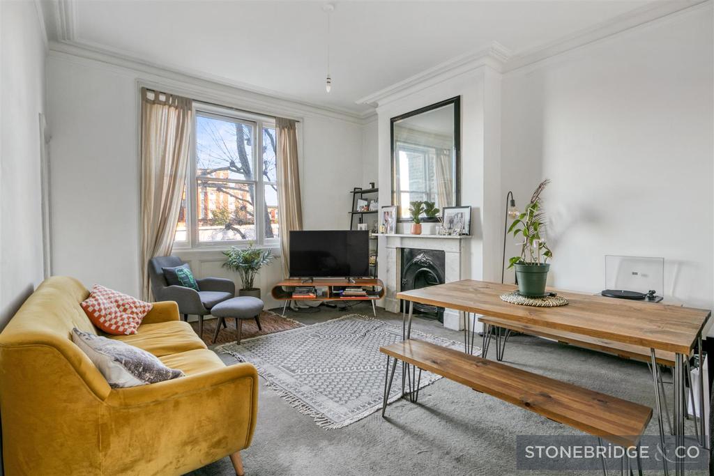 Carleton Road, N7 0ET 2 bed flat £1,600 pcm (£369 pw)