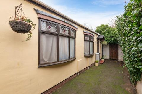 1 bedroom detached bungalow for sale - Harold Road, Cliftonville, Margate