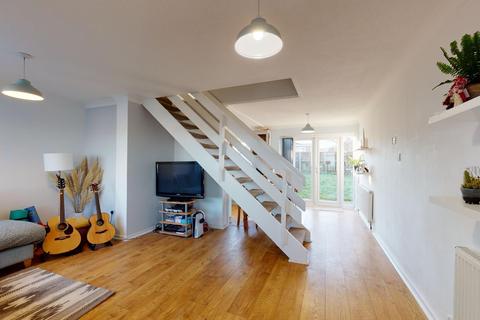 2 bedroom end of terrace house for sale - Lamberhurst Way, Cliftonville, Margate