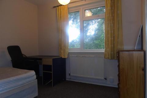 3 bedroom flat to rent - Aldykes, Hatfield