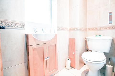 99 Avery Way, Allhallows, Rochester, ME3 9QW