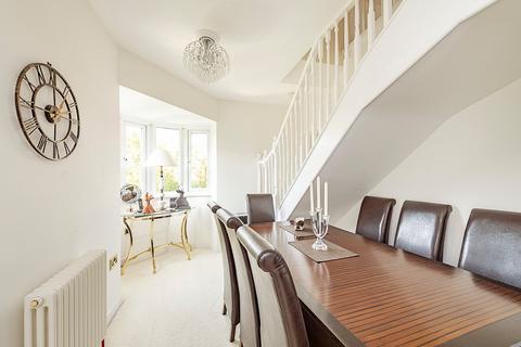 2 bedroom apartment for sale, Grove Road, Beaconsfield, Buckinghamshire, HP9