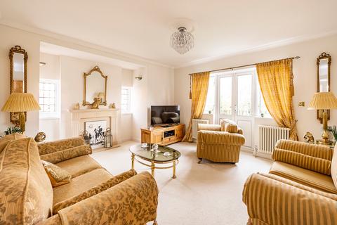 2 bedroom apartment for sale, Grove Road, Beaconsfield, Buckinghamshire, HP9