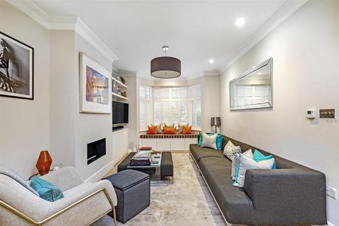 3 bedroom end of terrace house to rent, Tudor Gardens, Barnes, SW13