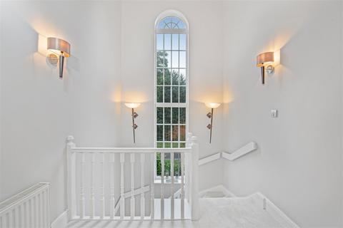 2 Claver Drive, Ascot, SL5 7JU