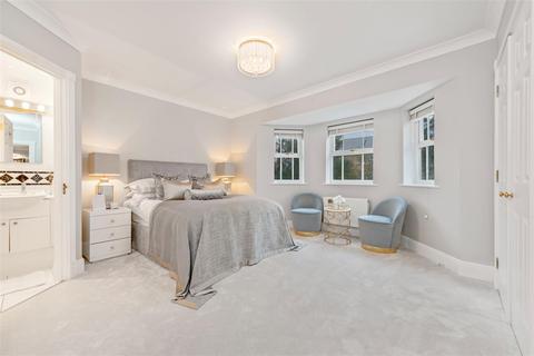 2 Claver Drive, Ascot, SL5 7JU