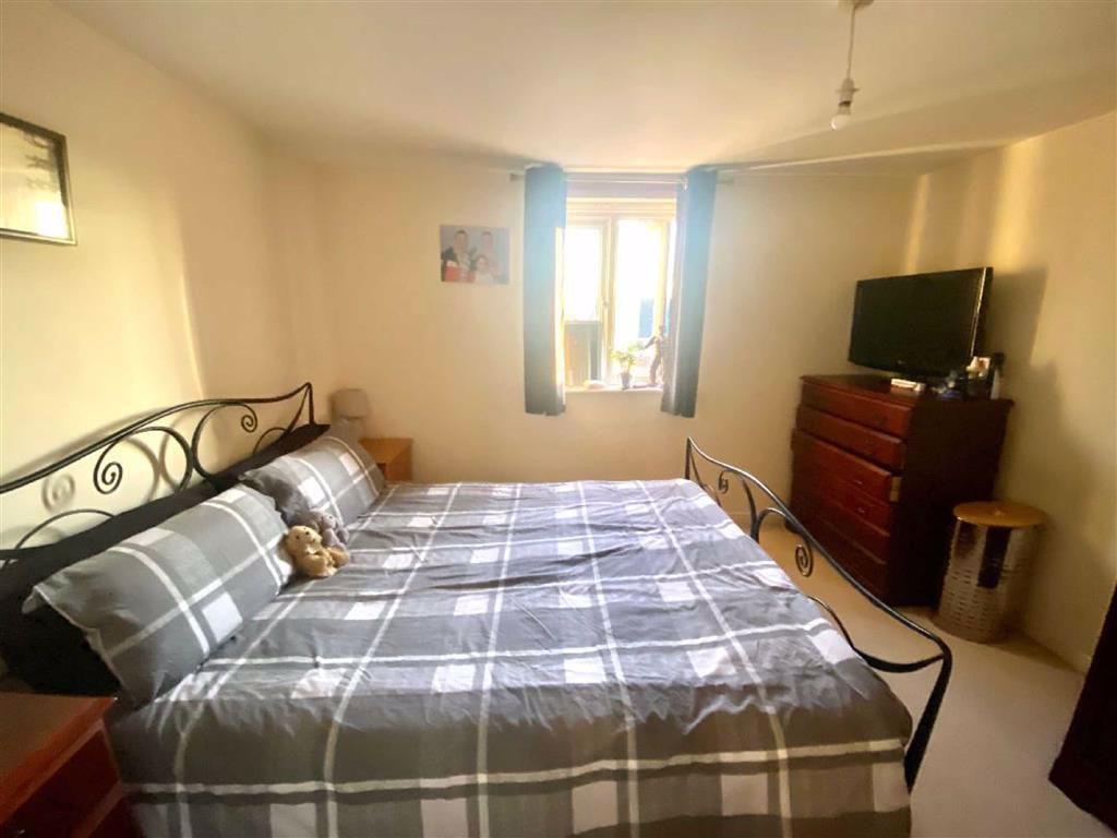 Bedroom 1 (front) with En-suite shower
