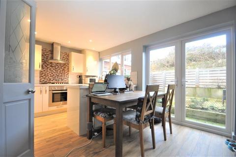 3 bedroom terraced house to rent - Park House Green, Harrogate, North Yorkshire, HG1 3HW