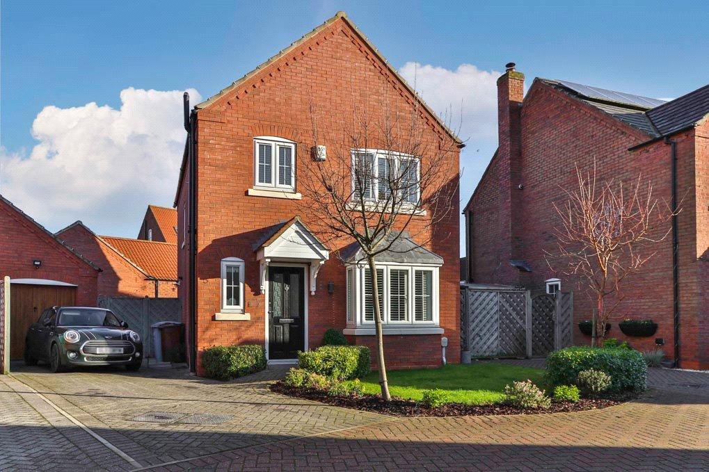 New Forest Way, Kingswood, Hull, HU7 3 bed detached house £230,000
