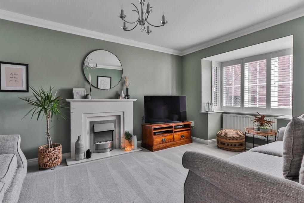 New Forest Way, Kingswood, Hull, HU7 3 bed detached house £230,000